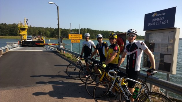 Lossia saa rengastiellä venailla. Paitsi jos polkee todella lujaa.